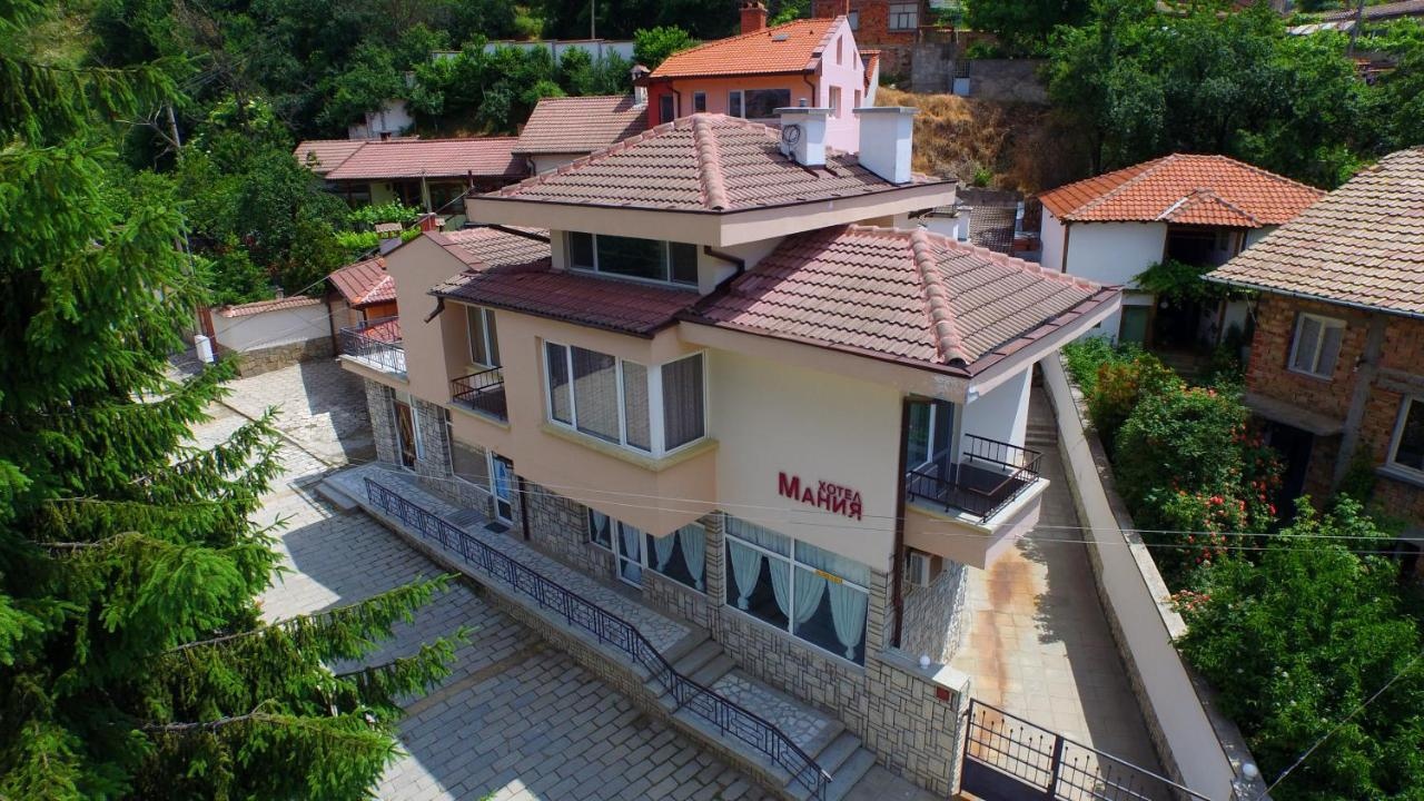 Семеен хотел Мания