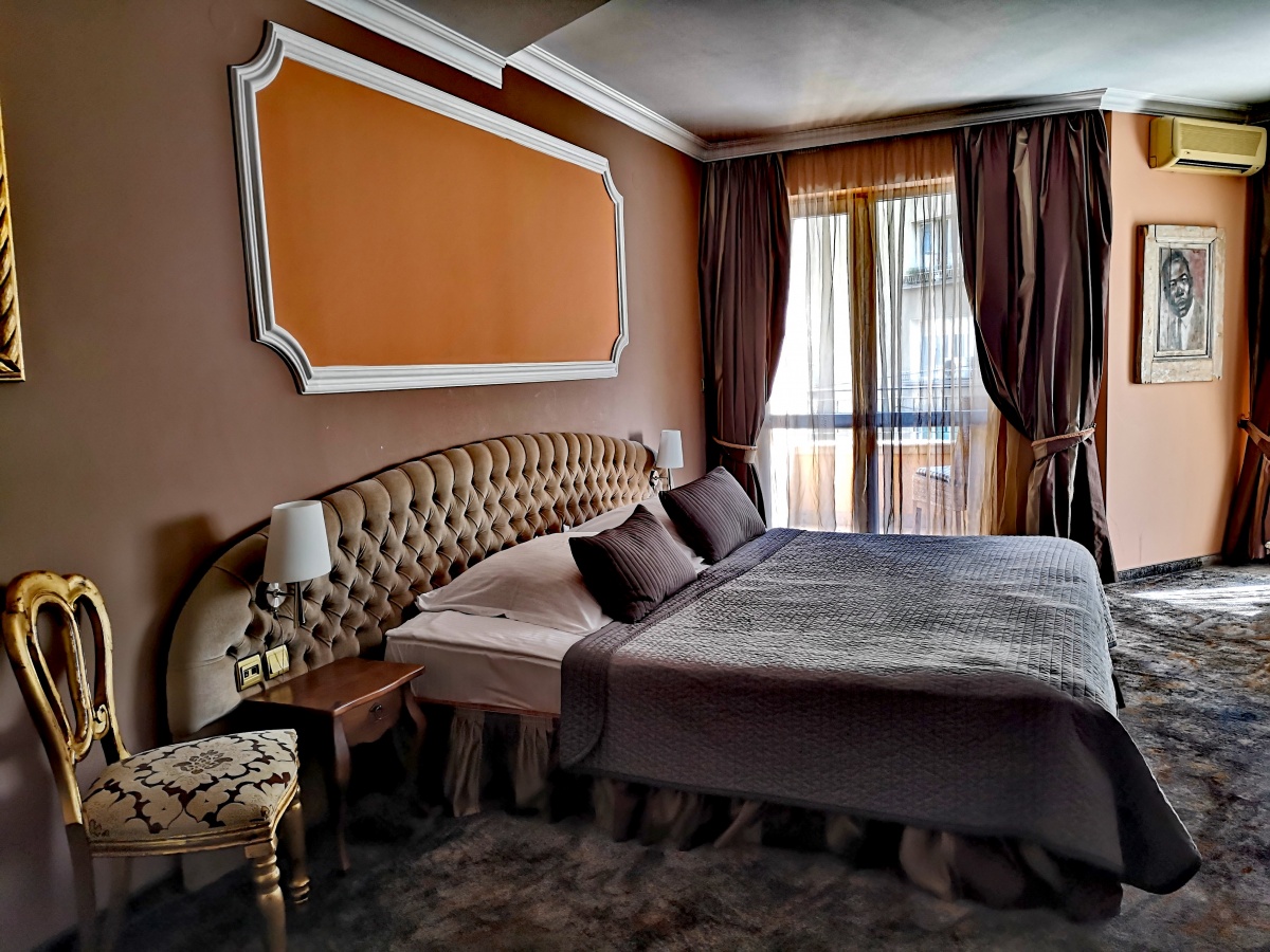 Meg-Lozenetz Hotel