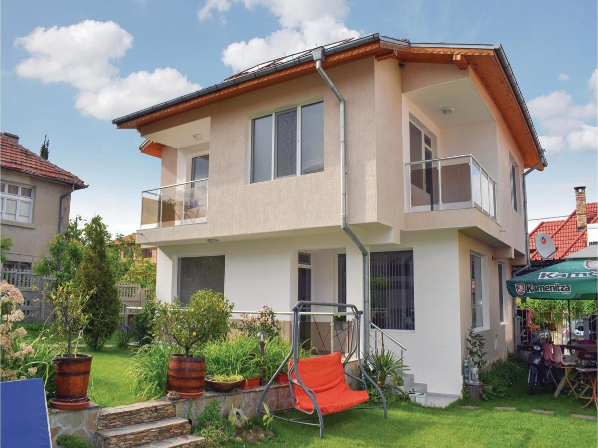 Four-Bedroom Holiday Home in Village Velika