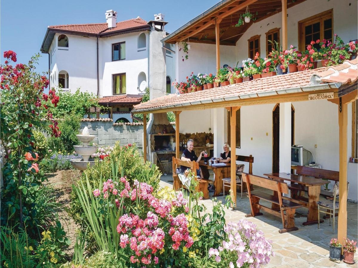Four-Bedroom Holiday Home in Village Velika