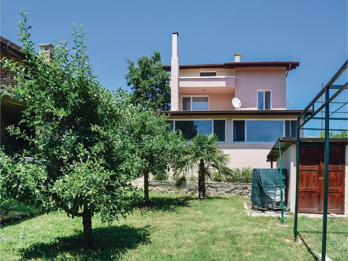 Four-Bedroom Holiday Home in Village Velika